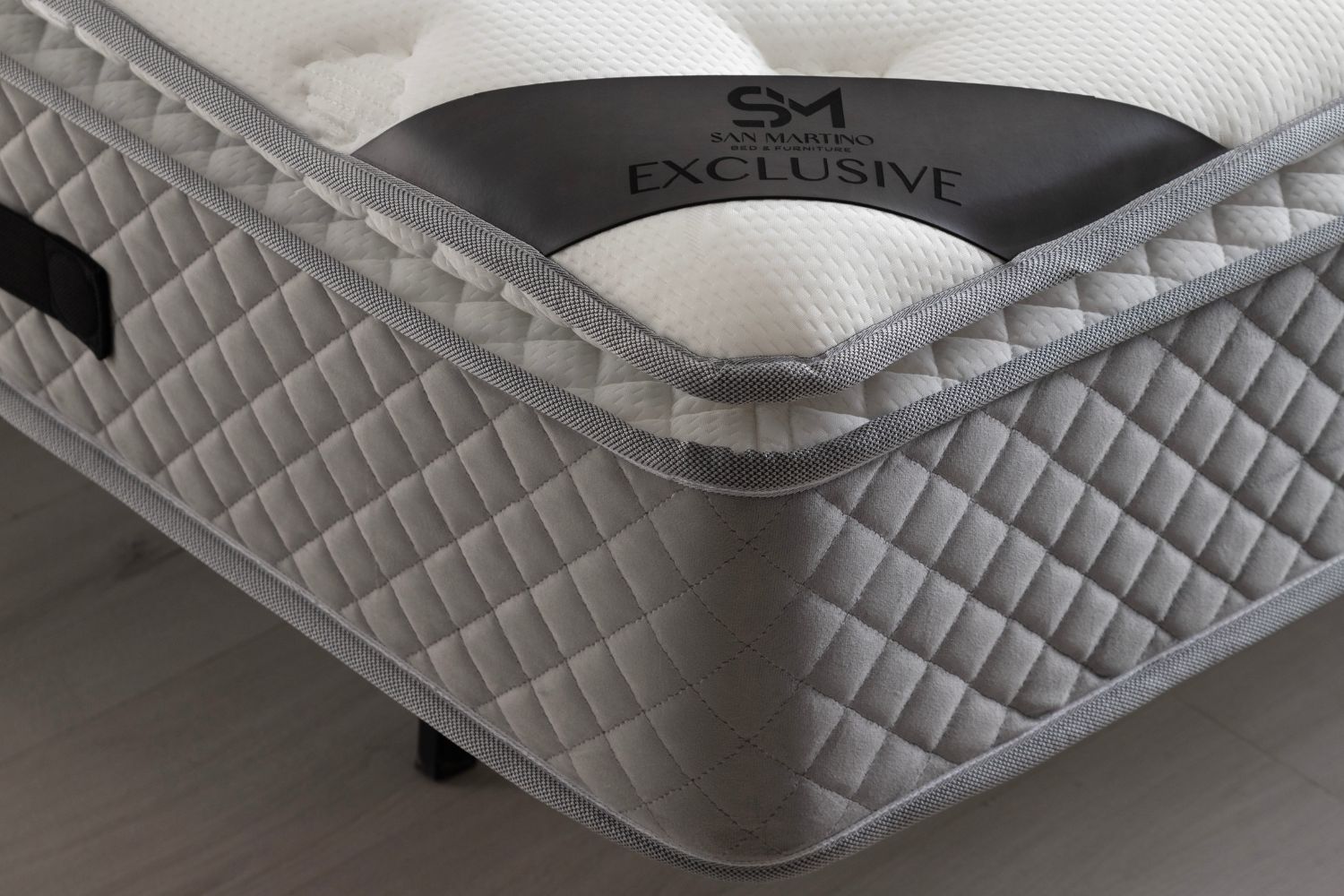 Matelas Exclusif Ressorts Gris - 32 cm avec surmatelas Intégré